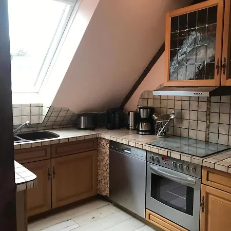 Ferienwohnung Auf Zwei Ebenen Mit Garten Und Parkplatz