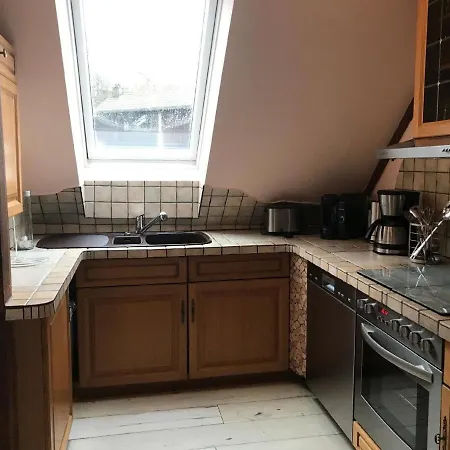 Ferienwohnung Auf Zwei Ebenen Mit Garten Und Parkplatz